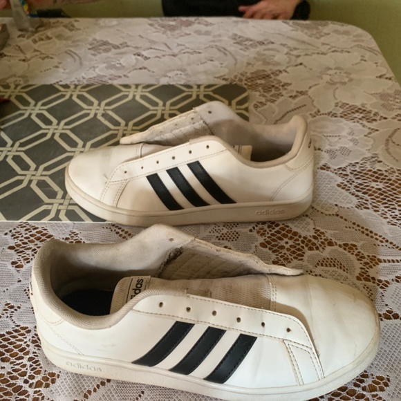 Adidas women’s sneakers - Picture 3 of 5